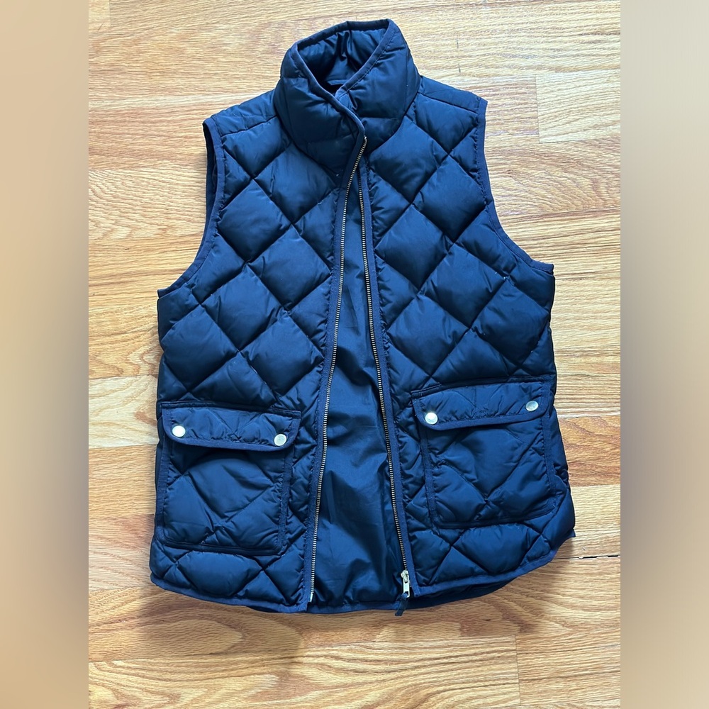 J.CREW SIZE SMALL BLACK DOWN VEST